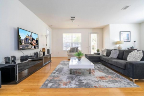Wonderful Vacation Apartment with Balcony at Vista Cay VC5025-103